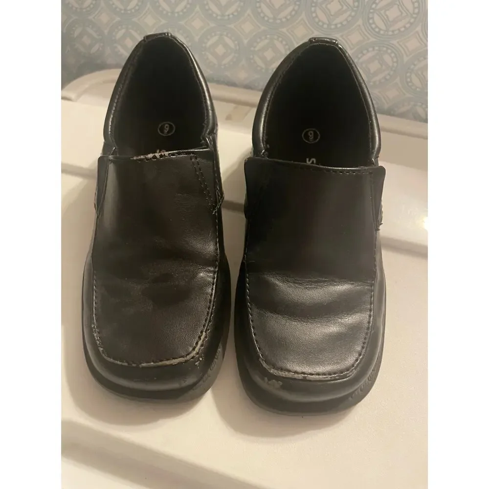 Smart Fit black slip on dress shoes toddler boys size 9 - fair condition